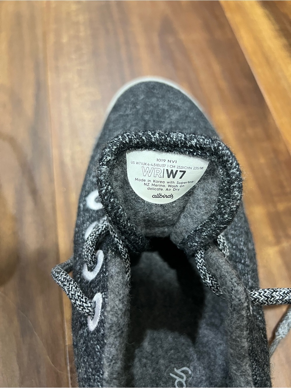 Allbirds women’s Wool Runner Sneakers - Charcoal size 7 - Picture 6 of 7